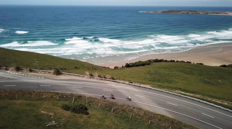 Road cyclists making their way around Papatowai Beach |  <i>Reiner Schuster</i>
